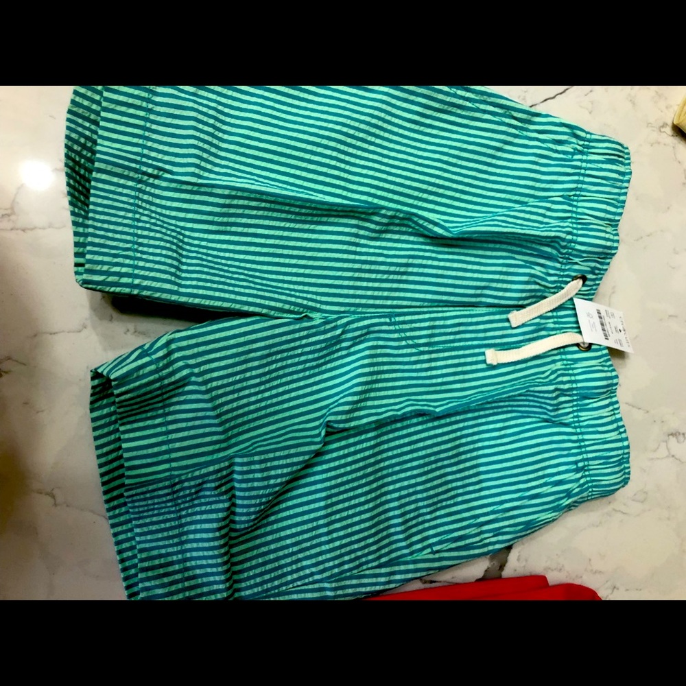 J crew pull on  tech dock short 10yr boys.